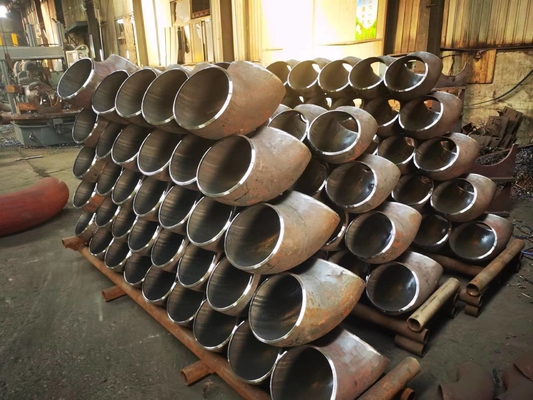 Sch40 άνευ ραφής χτυπημένη συγκόλληση Astm A234 χάλυβα άνθρακα αγκώνων 22,5 βαθμού