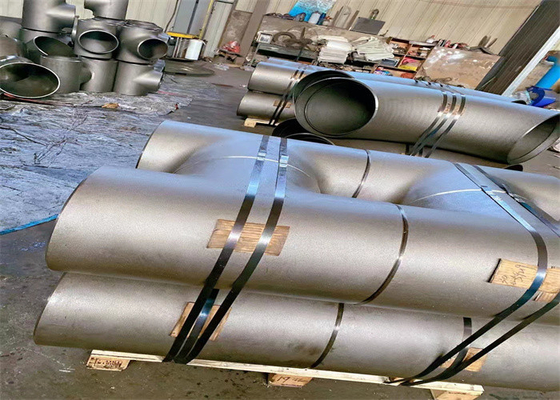 Χάλυβας άνθρακα ASME B16.9 που μειώνει το γράμμα Τ DIN 2615 αντιοξειδωτικό πετρέλαιο συγκόλλησης άκρης