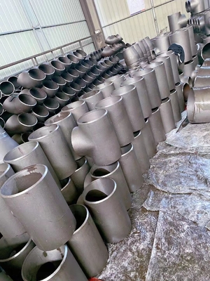 GOST JIS ASTM αγκώνων σωλήνων χάλυβα άνθρακα 219mm τυποποιημένη μαύρη ζωγραφική αμμοβολών